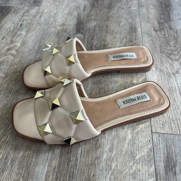 Steve Madden Beige Sandals with Gold Studs - Picture 3 of 8